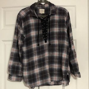 American Eagle Lace Up Has oversized flannel